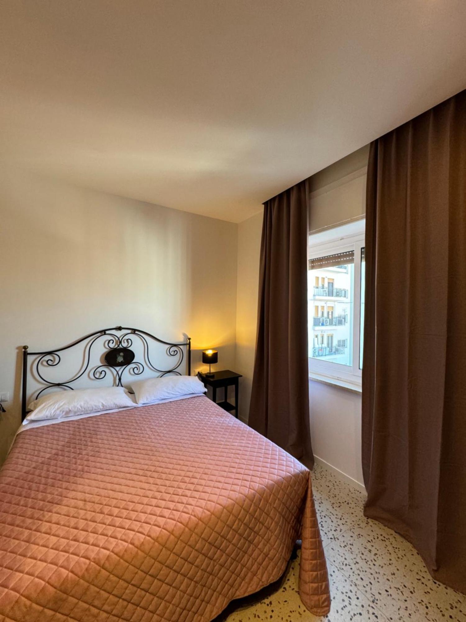 Hotel Art Flat Municipio à Naples Extérieur photo